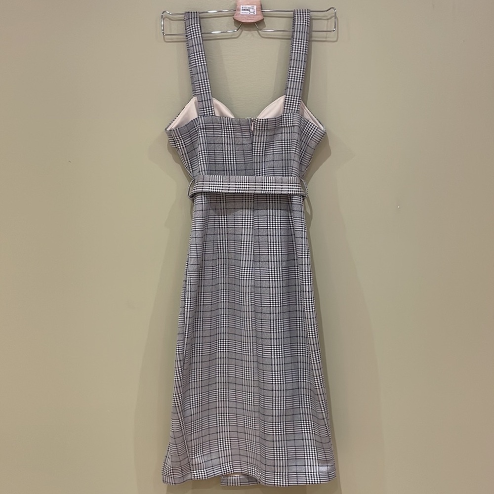 NWOT FASHION NOVA Dress 🤍 - Picture 7 of 7